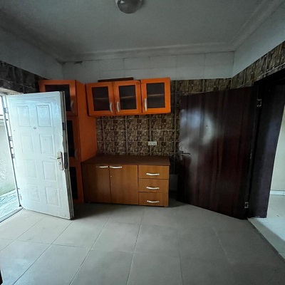 4 BEDROOMS FULLY DETACH HOUSE