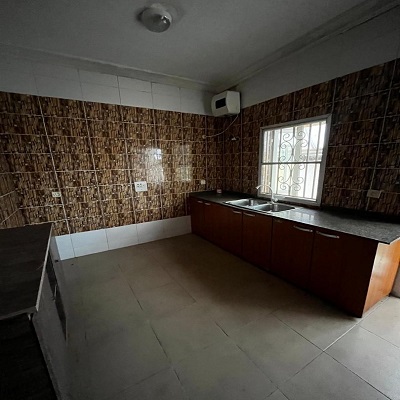 4 BEDROOMS FULLY DETACH HOUSE