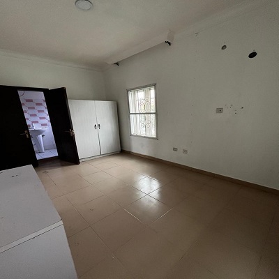 4 BEDROOMS FULLY DETACH HOUSE