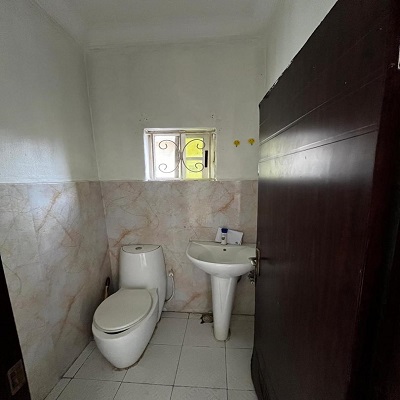 4 BEDROOMS FULLY DETACH HOUSE