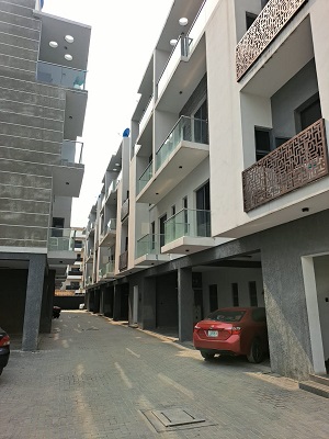  EXECUTIVE ONE BEDROOM FLAT