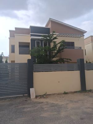 4 Bedroom Detached house with one room Boy quarter
