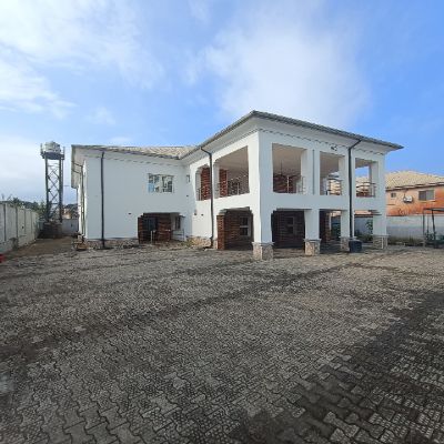 5 Bedroom Fully Detached Duplex with 2 Units of Inbuilt Servant Quarters for Sale